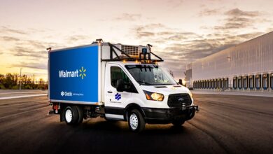 Firmě Walmart rozváží potraviny autonomní dodávky